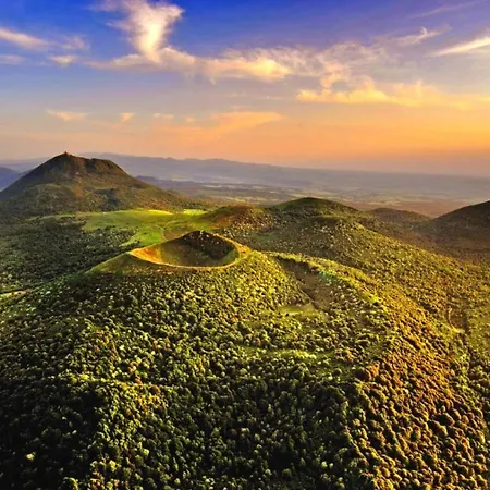 Mobile Auvergne شاليه بيس إيه سانت أناستيز